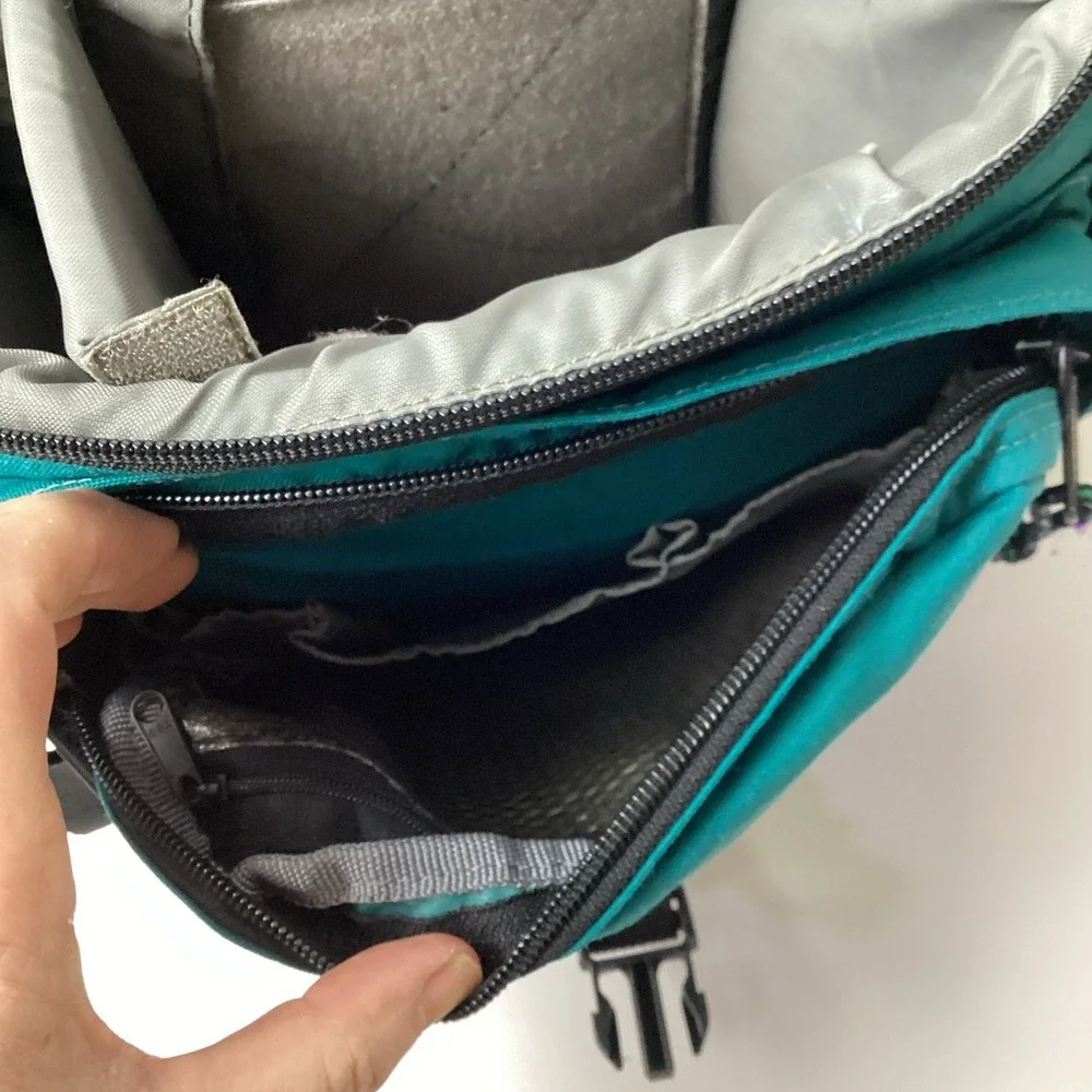 LOWEPRO OFF ROAD MULTI CAMERA SHOULDER BAG W/ SIDE LENS CASES GREAT CONDITION